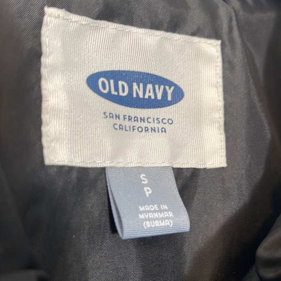 Old Navy Black Vest - Picture 2 of 3